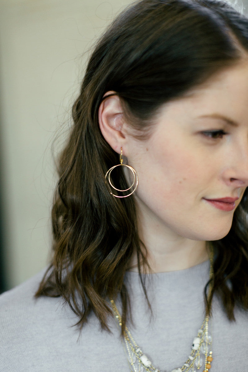 Lightweight circle earrings in brass | Fair Anita