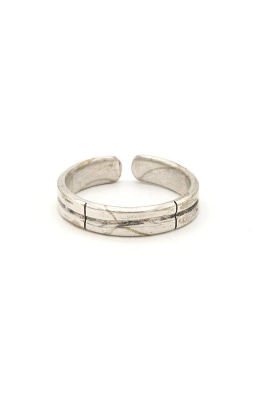 Silver Band Adjustable Ring