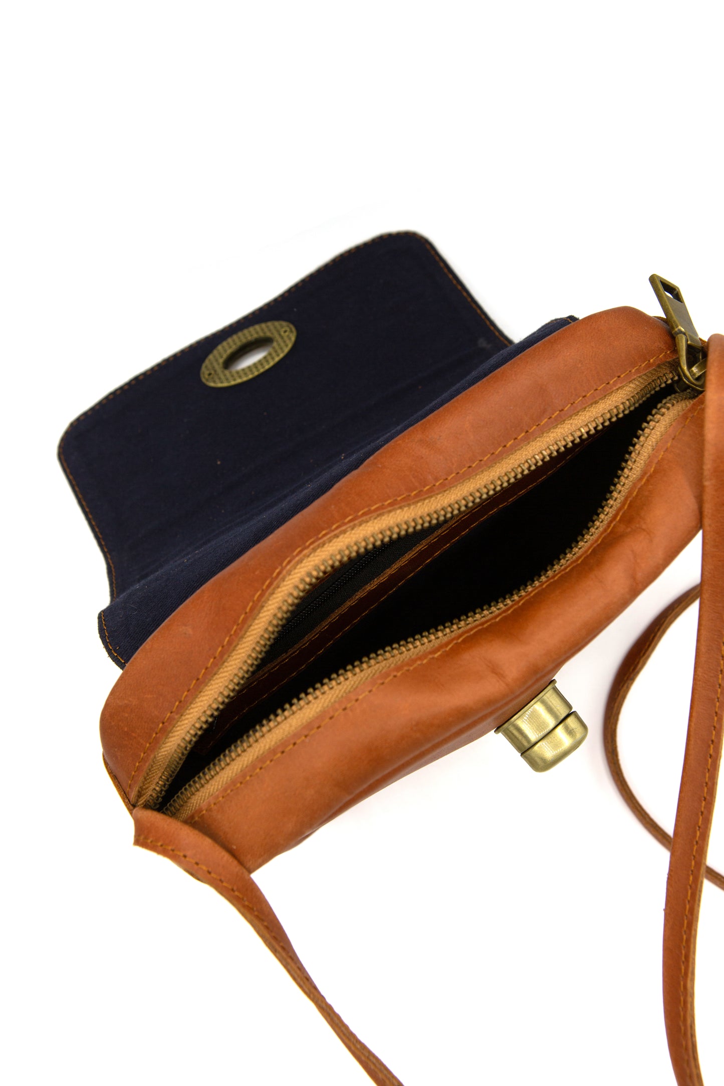 Roam Leather Purse