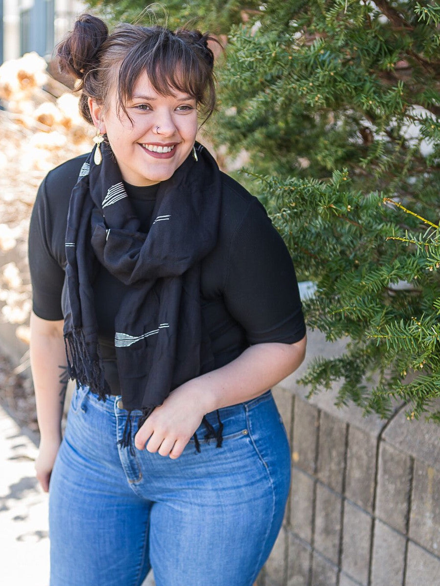 Black and white fair trade scarf | Fair Anita