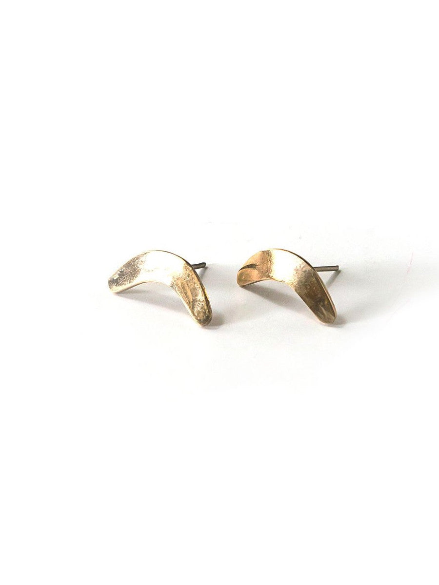 boomerang studs earrings brass | Fair Anita