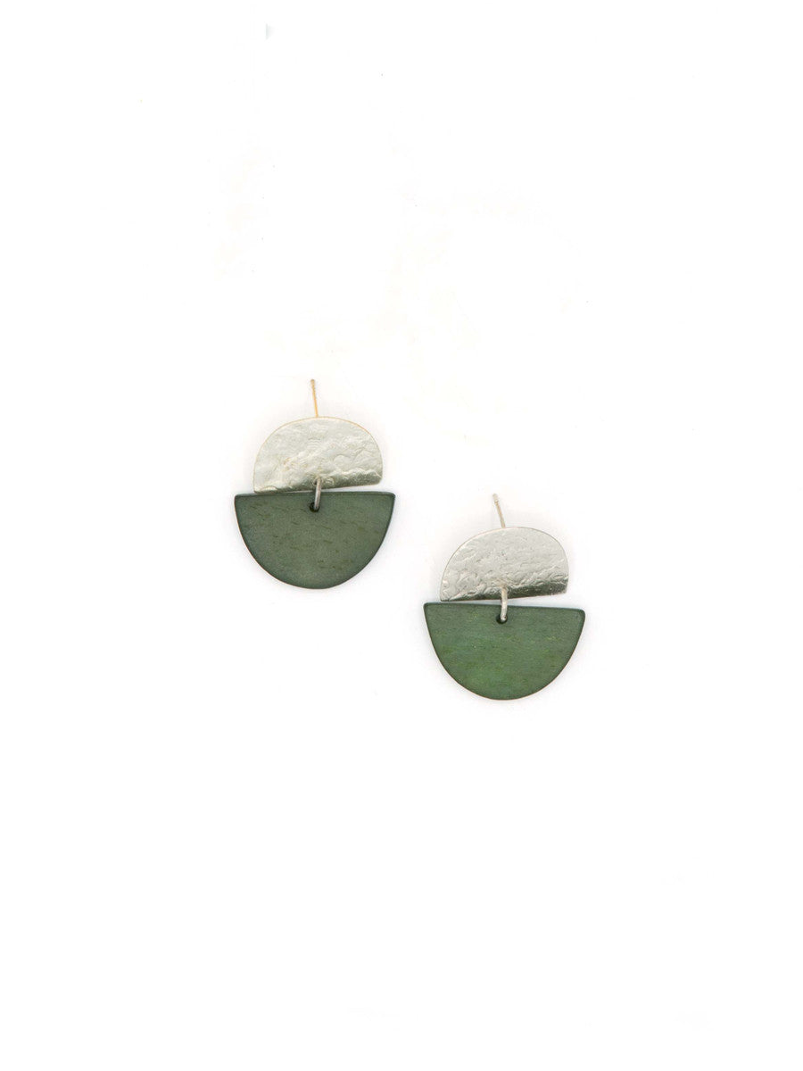 Clear Horizon Studs