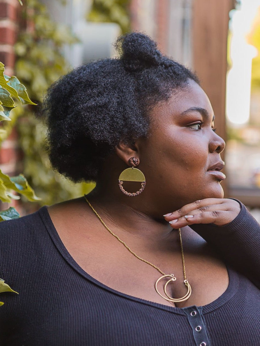 Leather and brass loop earrings | Fair Anita