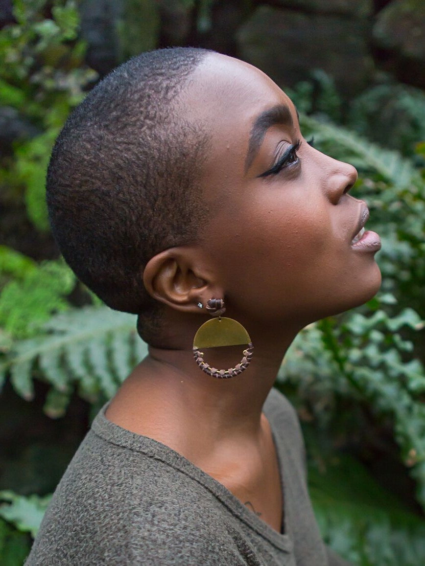 Leather and brass loop earrings | Fair Anita