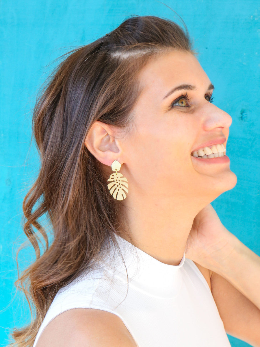 Monstera Studs brass _ Fair Anita
