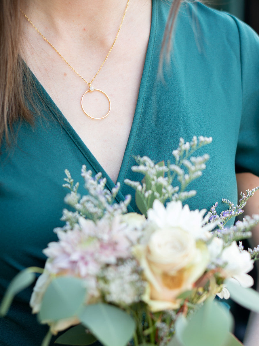 dainty gold oversized loop pendant necklace_Fair Anita
