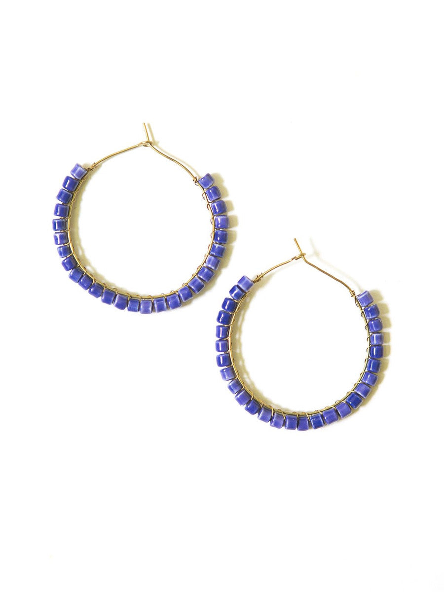 Ceramic hoop earrings with small blue beads | Fair Anita