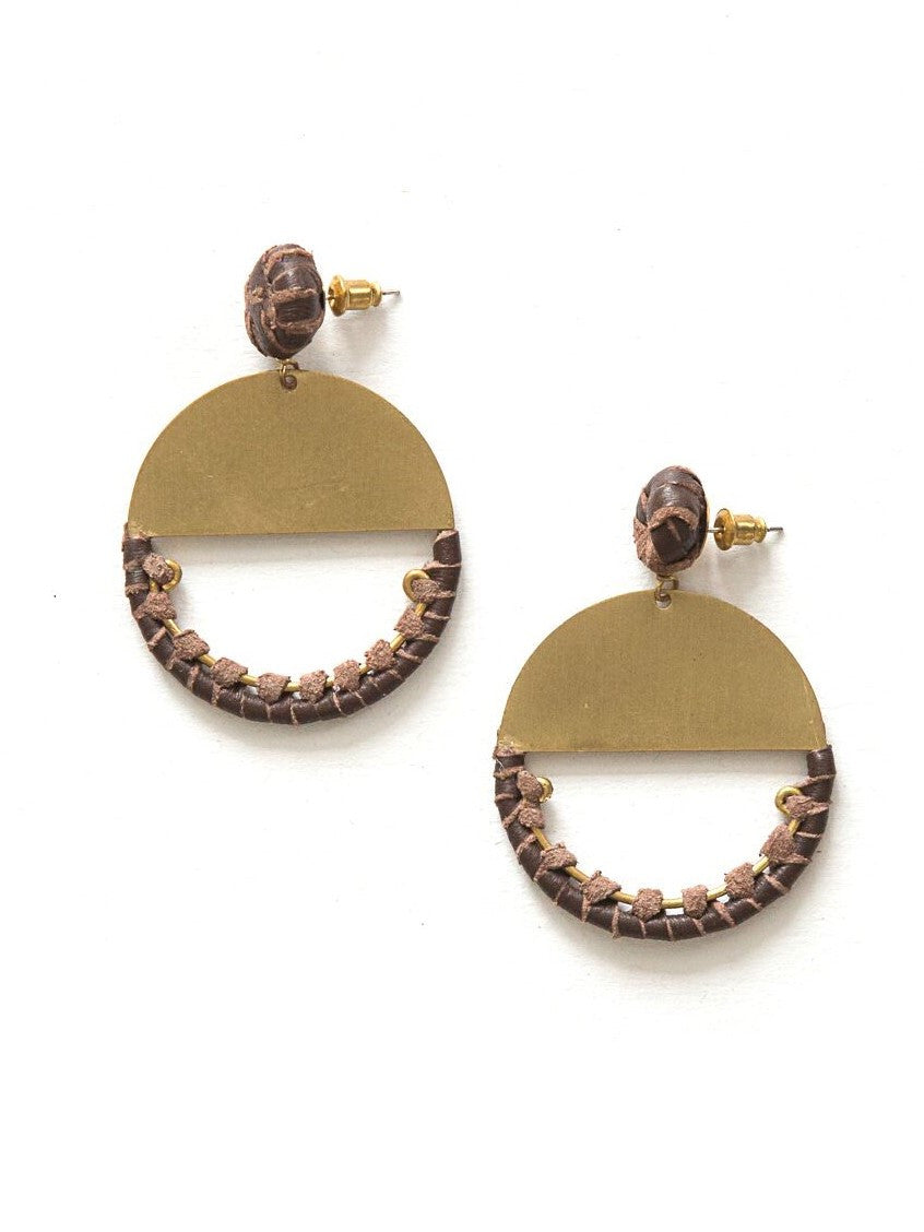 Leather and brass loop earrings | Fair Anita