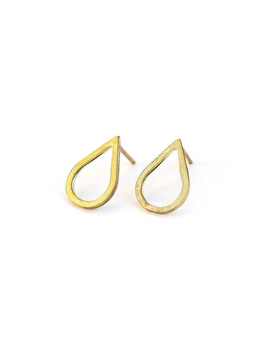 Teardrop shaped brass stud earrings  | Fair Anita